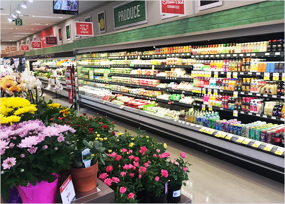 Section réfrigérée chez Foodland.